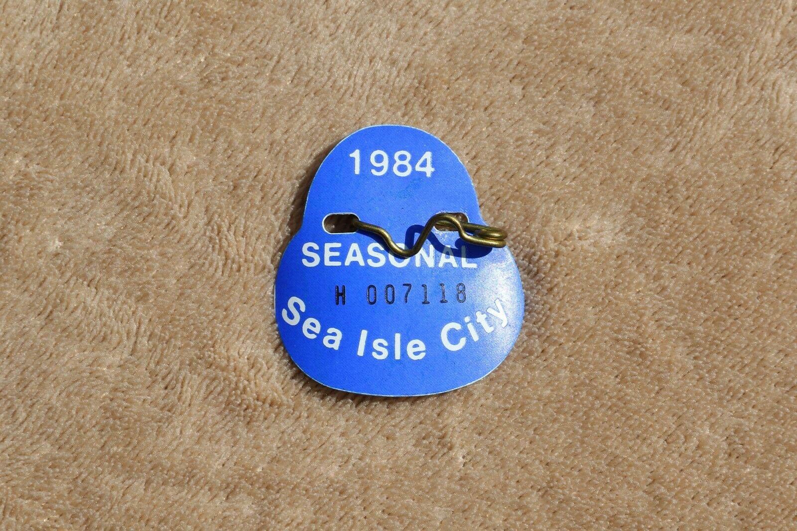 1984 Sea Isle City Nj Season Beach Tag Badge (vintage)