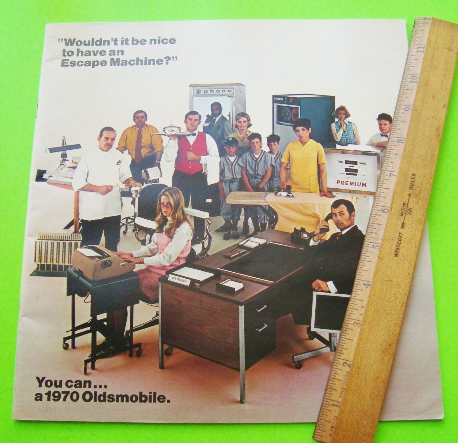 1970 Oldsmobile Escape Machine Huge Brochure 48-pgs Toronado 4-4-2 Cutlass Xlnt+