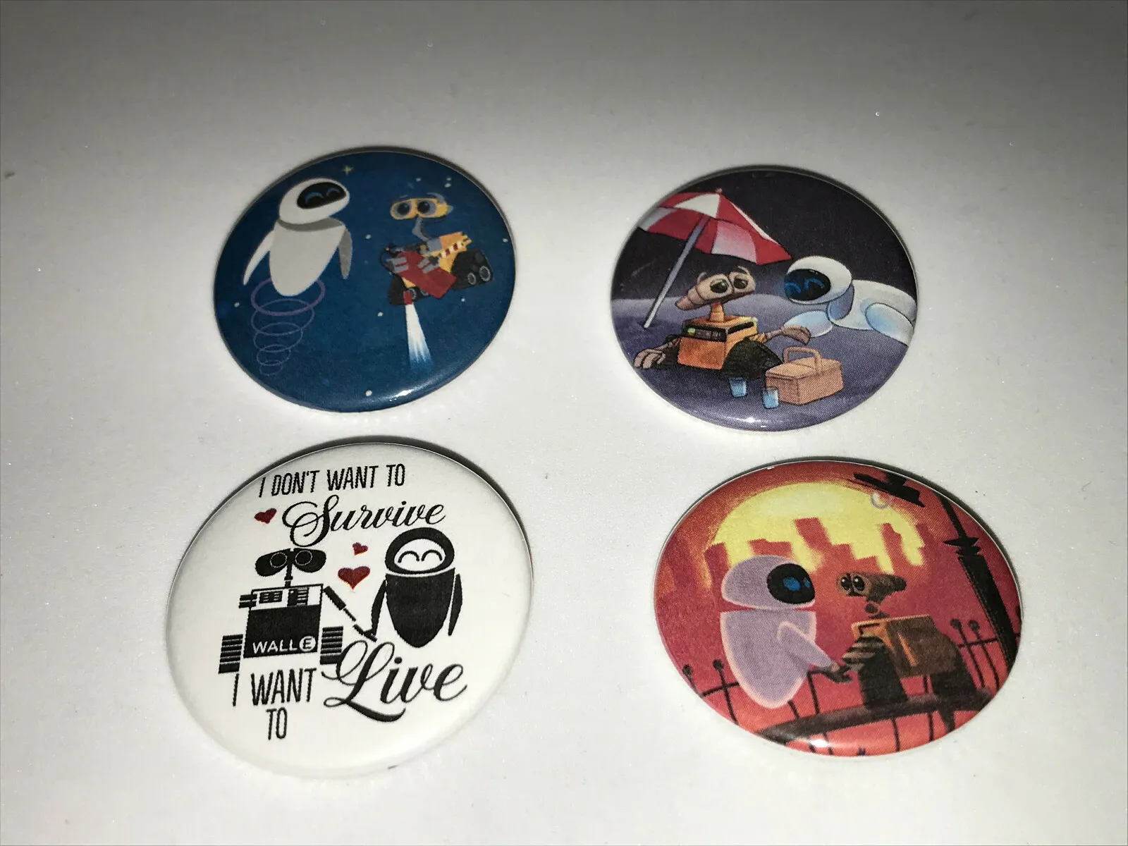 1 1/2 Inch 1.5" Lot Of 4 Disney Pixar Wall-e Badge Button Pins Pinback [p320]